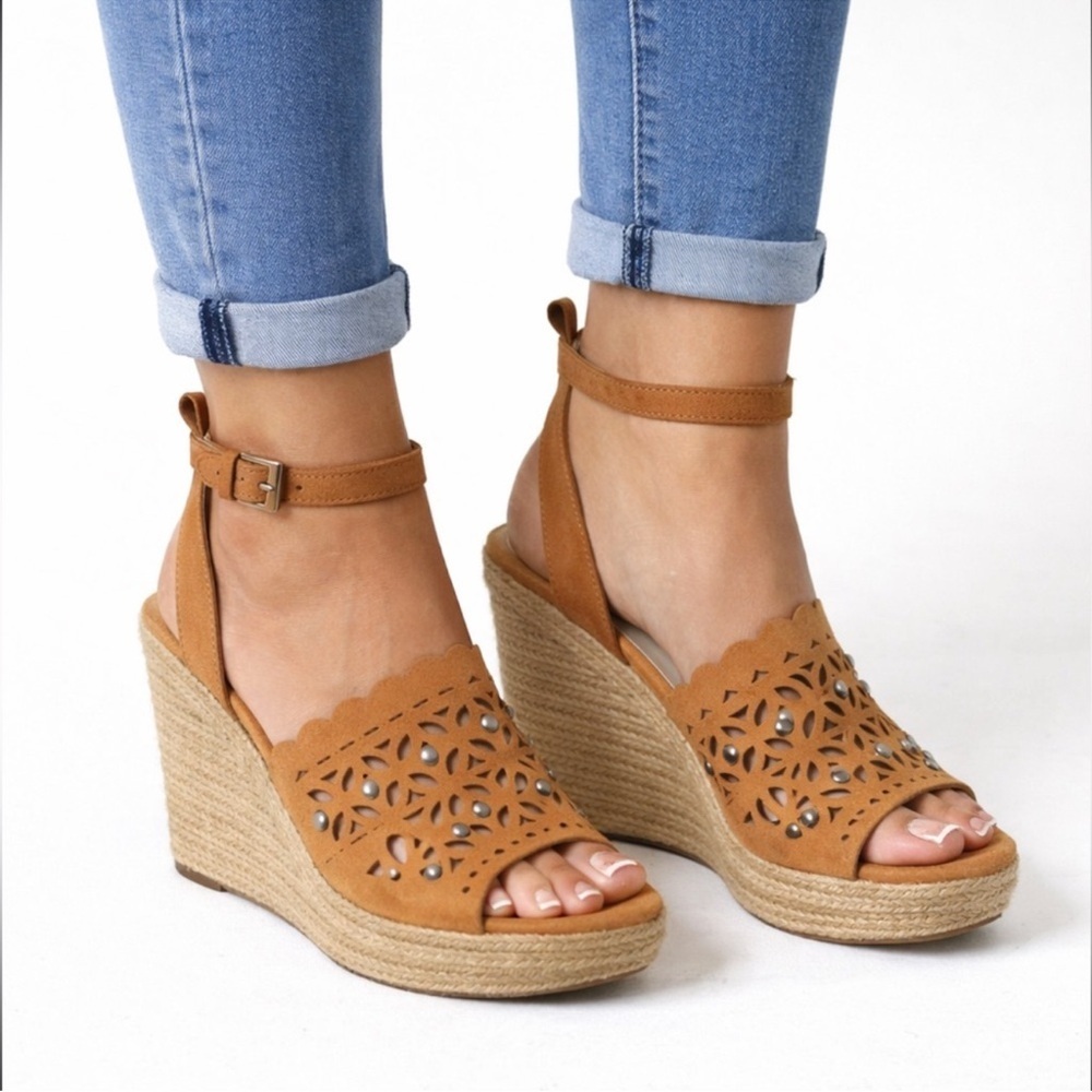 [Marc Fisher] Tan Stud Espadrille Wedges